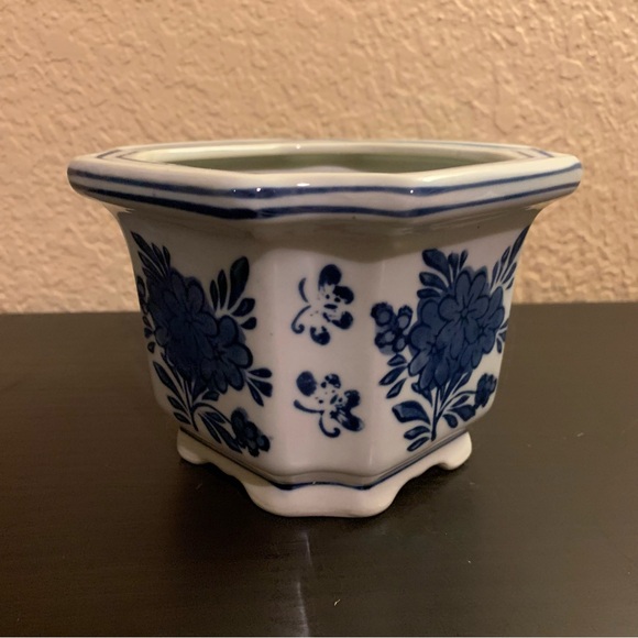 Vintage blue & white chinoiserie planter - Picture 2 of 6
